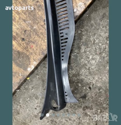 Vw touran 2004година Лайна под предно стъкло, снимка 2 - Части - 40365099