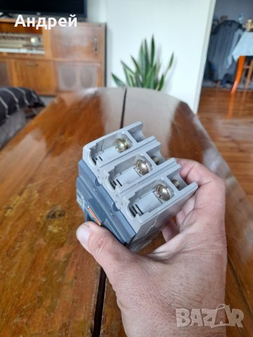 Стар включвател,изкллючвател Merlin Gerin EZN100N 100A, снимка 4 - Други ценни предмети - 43075788