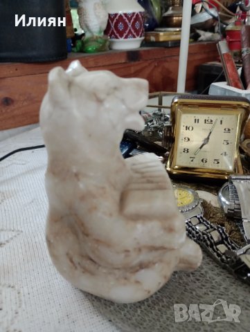 Мраморна фигура на мечка 