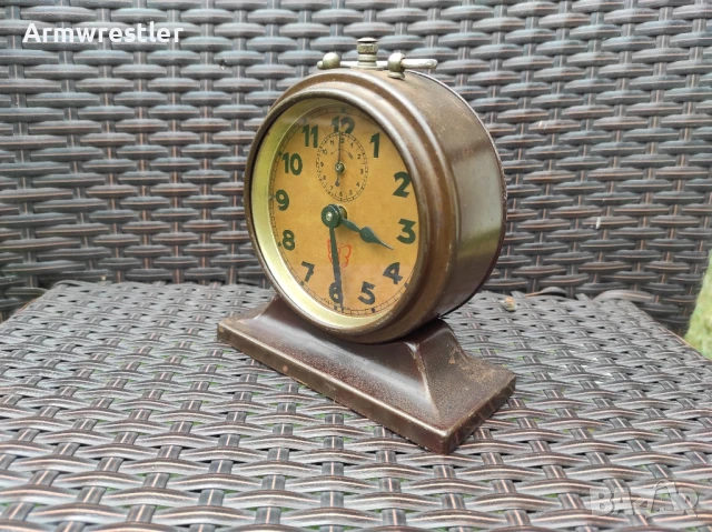 Немски Часовник Будилник Обслужен, снимка 3 - Антикварни и старинни предмети - 51267601