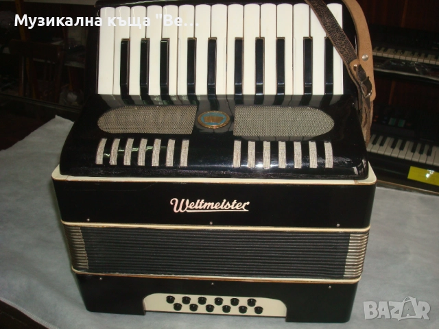 Акордеон Велтмайстер 12 баса