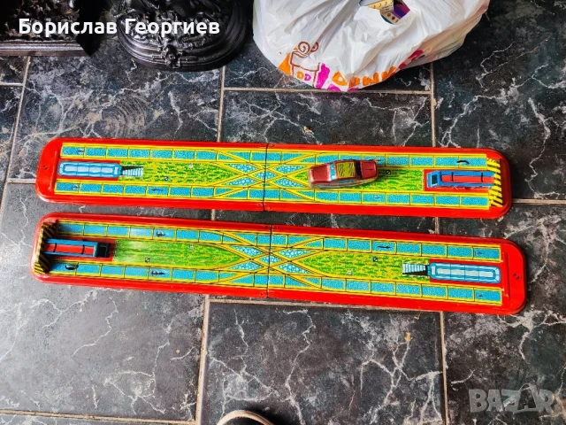 Стара унгарска ламаринена играчка