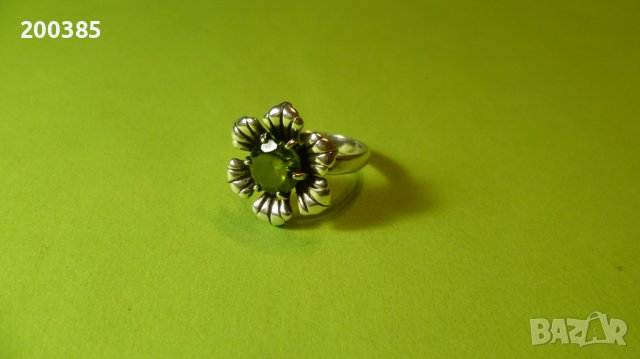 Сребърен пръстен с перидот, снимка 1 - Пръстени - 40386960