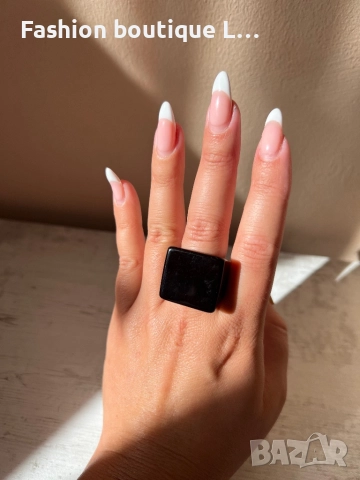 Черен пластмасов квадратен дамски пръстен 🖤