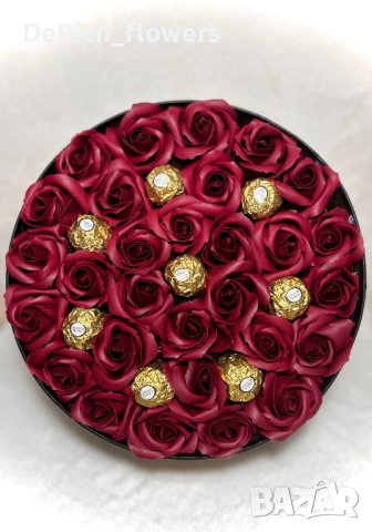 Голяма кутия с вечни рози и бонбони , снимка 2 - Подаръци за жени - 43158619