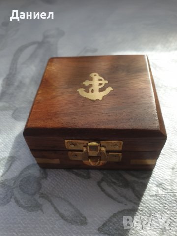 Компас от бронз в дървена кутия., снимка 7 - Морски сувенири - 43051998