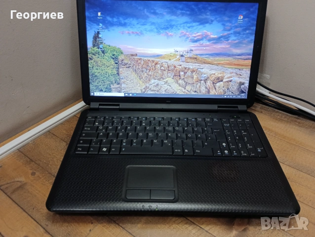 Лаптоп Asus P50IJ / 15.6", снимка 2 - Лаптопи за дома - 53413283