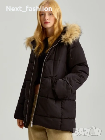 Капитонирано яке с качулка