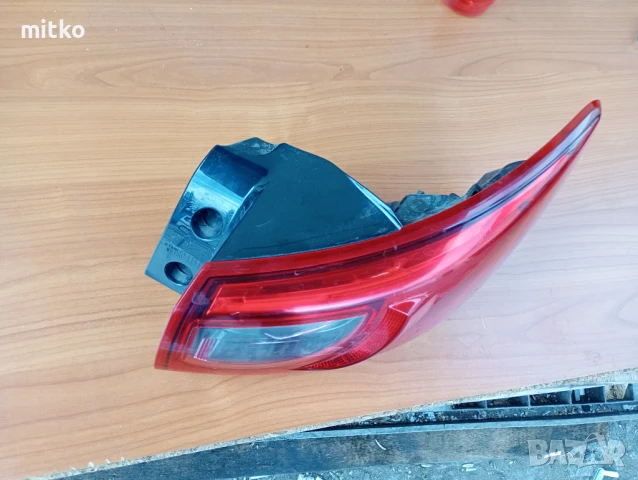 Десен стоп Мазда цх3, снимка 2 - Части - 50565271