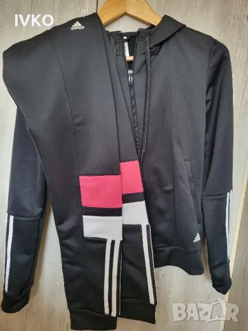 Нов екип Adidas XS , снимка 2 - Спортни екипи - 47522031