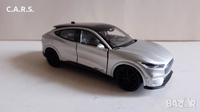 Welly 2023 Ford Mustang Mach E-GT Silver - 1:34-39, снимка 5 - Колекции - 52664090
