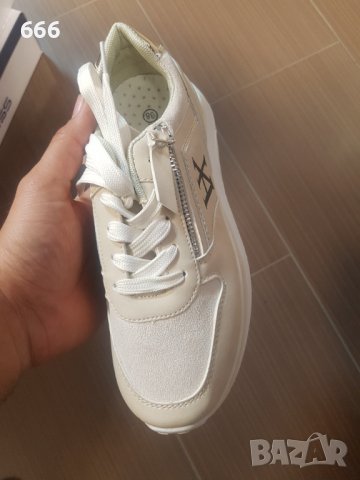 Обувки, снимка 2 - Дамски ежедневни обувки - 43302201