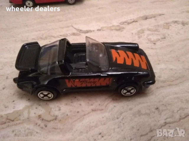 Метални колички Corgi Porsche 911 SC Targa, Jaguar XJ-S и Hot Rod Custom Van , снимка 7 - Колекции - 50835215