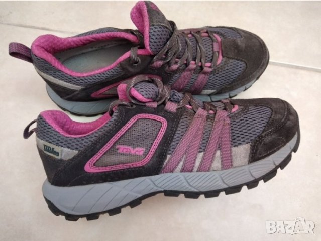 Туристически обувки  Teva номер 38,5