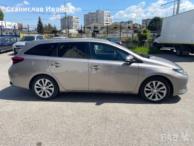 Toyota Auris 1.2T SOL, снимка 2 - Автомобили и джипове - 50107749