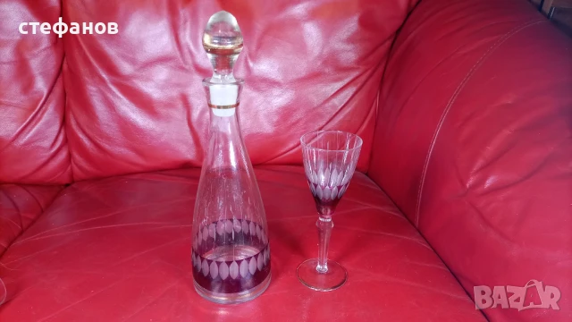 Ретро ракиен комплект, калиево стъкло, ръчна гравюра, златен кант, цветно, 6 чаши и бутилка с тапа, снимка 4 - Антикварни и старинни предмети - 51138316