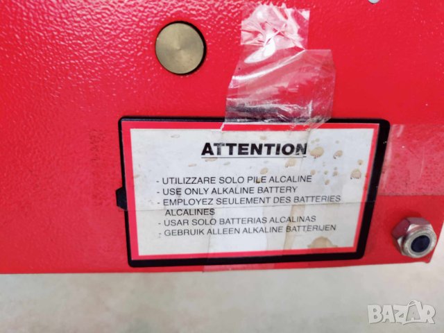 Метален сейф, снимка 4 - Сейфове и каси - 43682088