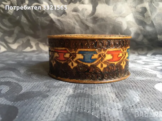 Дървена кутия, снимка 4 - Антикварни и старинни предмети - 48935569