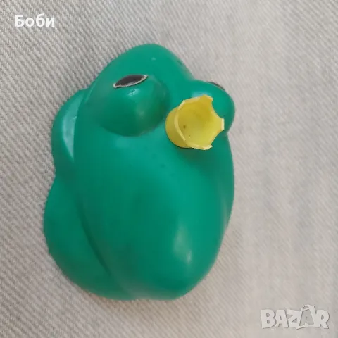 Стара Соц Българска Пластмасова Играчка с Механизъм - Жабока Принц, снимка 5 - Колекции - 47327294
