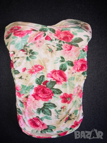 Красив топ, снимка 3 - Корсети, бюстиета, топове - 26997353