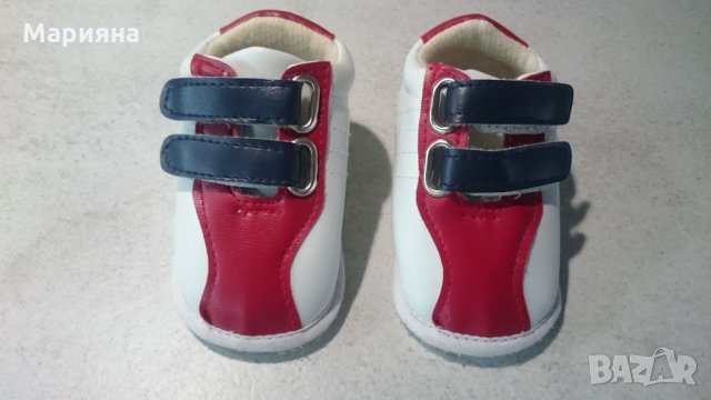 кожени бяло-червени буйки, снимка 1 - Бебешки обувки - 27150051