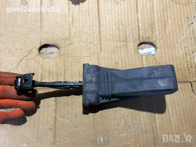 Ограничител Предна Лява Врата 7P0837249 Porsche Cayenne 3.0D 92A/EG22/2012, снимка 2 - Части - 50818864