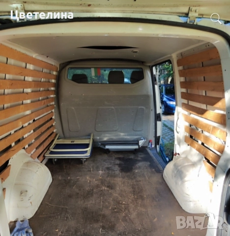 Товарен бус VW Transporter 2010, снимка 4 - Бусове и автобуси - 52684606