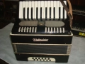 Акордеон Велтмайстер 12 баса, снимка 1