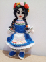 Кукла с кадифени носии, снимка 1