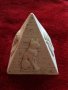 пирамида от камък от Египет, снимка 1 - Декорация за дома - 35390316