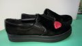 Дамски черни обувки с апликации Fred, снимка 1 - Дамски ежедневни обувки - 27342884