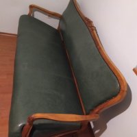 Античен кожен прав диван зелен на крачета с дърворезба, снимка 2 - Дивани и мека мебел - 39325157