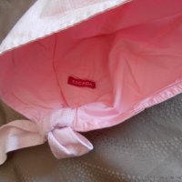 Детска шапка в розово Escada, снимка 6 - Шапки, шалове и ръкавици - 26841423