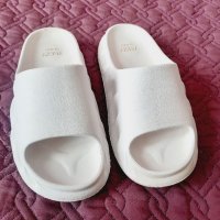 Джапанки Yeezy slide бели 36, снимка 3 - Джапанки - 38216549