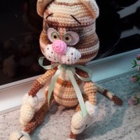 Котенце Мурзилка, Плетена играчка, Ръчно изработена, Перфектен подарък, снимка 7 - Плюшени играчки - 39335358