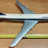 Стар метален самолет BOEING 747, SCHUCO, Made in Germany, снимка 4 - Колекции - 39451457