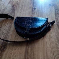 Дамска елегантна малка черна чанта с буква, снимка 7 - Чанти - 37012120