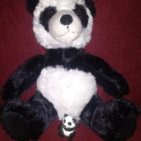 Плюшена панда-33 см+подарък малка пластмасова панда, снимка 1 - Плюшени играчки - 10678870