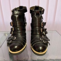 Prodavam , снимка 1 - Дамски обувки на ток - 43533939