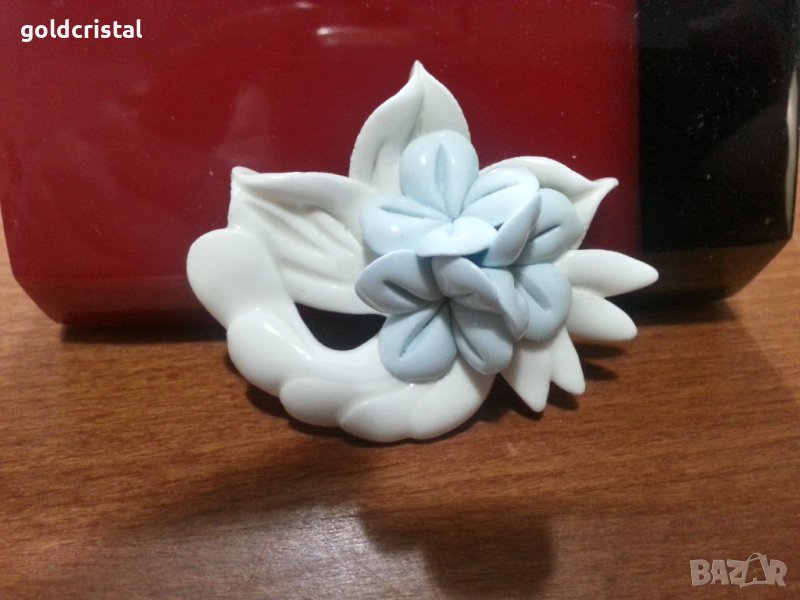 Порцелан брошка , снимка 1