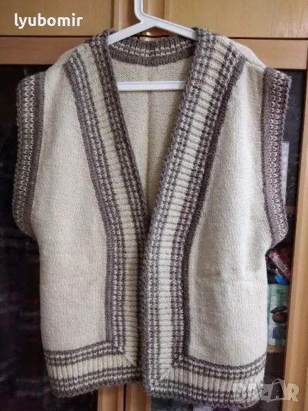 продавам нов плетен вълнен дамски елек, снимка 1
