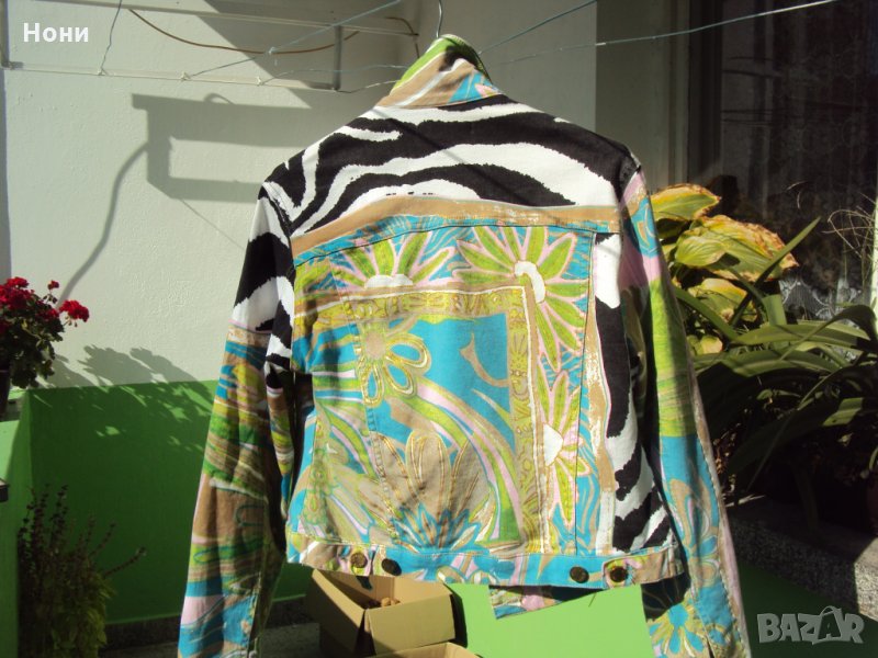 Късо оригинално дънково яке на Роберто Кавали , снимка 1