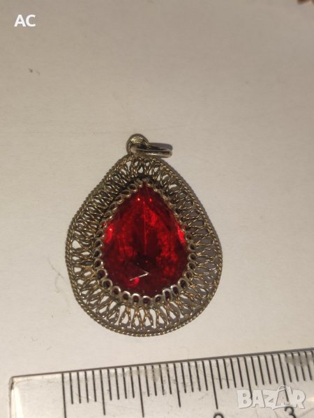 Сребърна висулка с червен камък , снимка 1