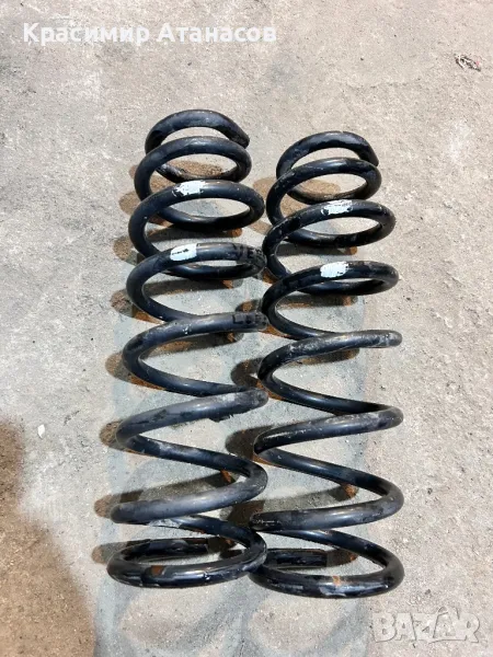 Пружини задни за Тойота Корола версо. 2004-2008г, снимка 1
