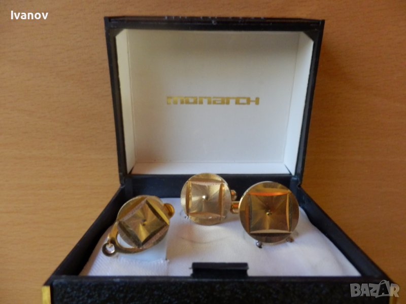 Комлект Monarch - ръкавели и игла, снимка 1