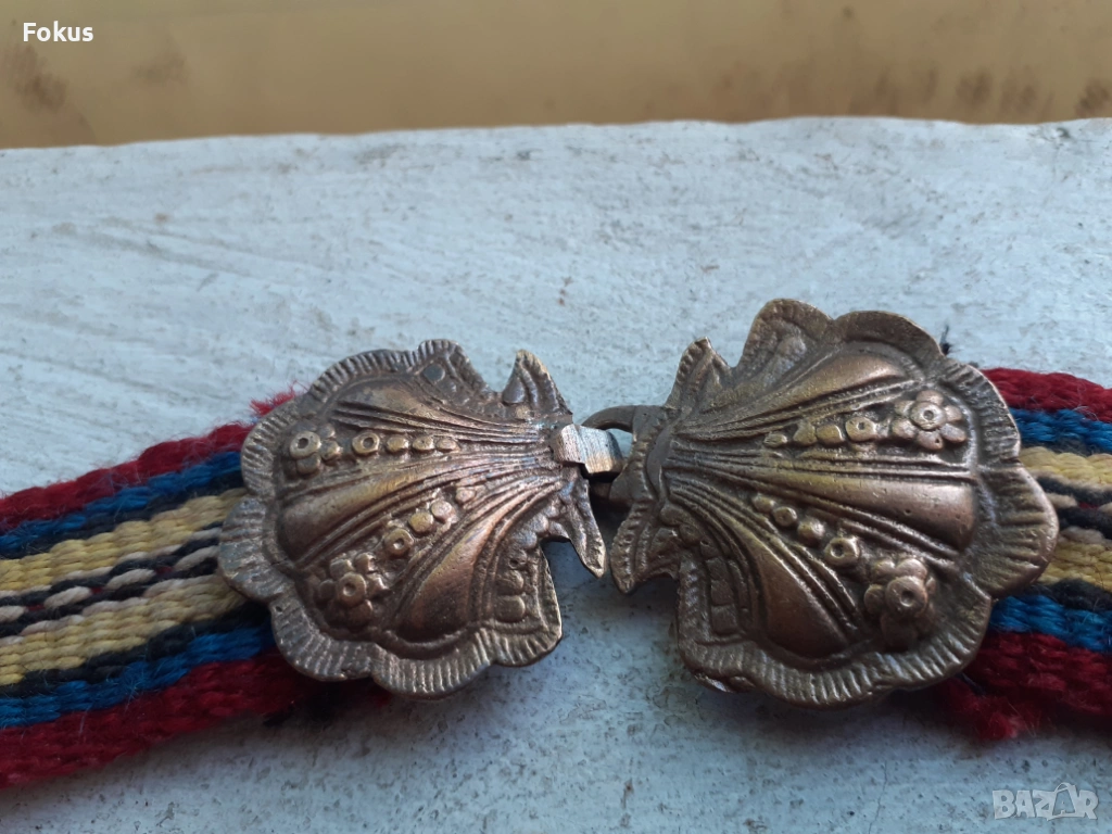 Плетен вълнен колан с малки бронзови пафти за носия - детски, снимка 1