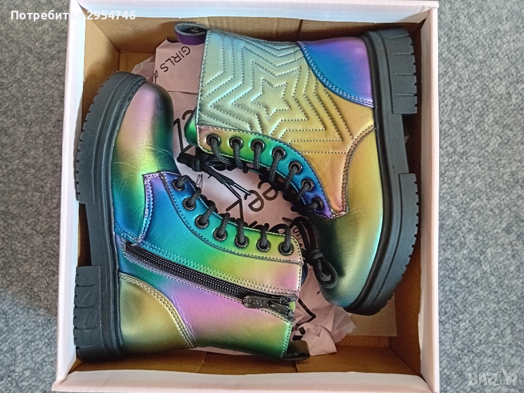 Боти , снимка 1