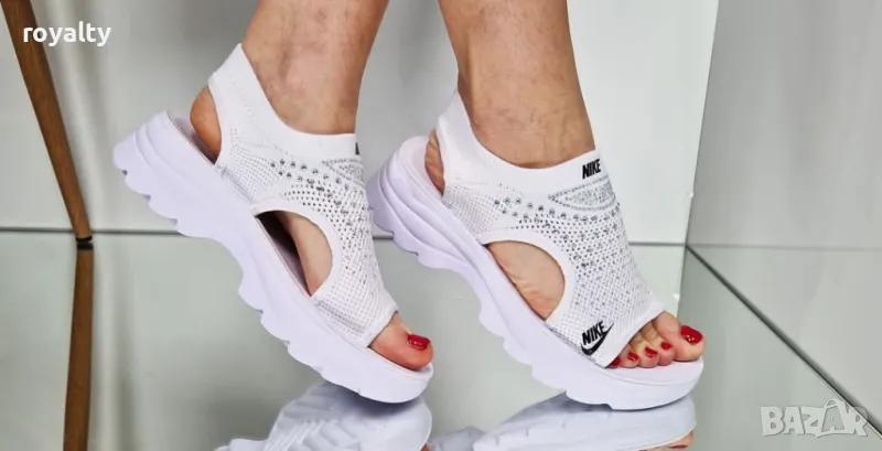 Nike дамски бели сандали , снимка 1