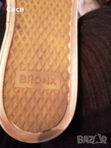 Боти, снимка 2 - Дамски боти - 35646059