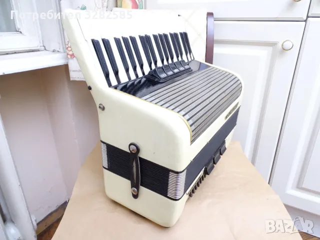 Акордеон Велтмайстер Гигантили 80 баса, снимка 7 - Акордеони - 48589813